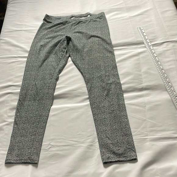 Women’s size large Ana a new approach black and white leggings - Picture 1 of 7